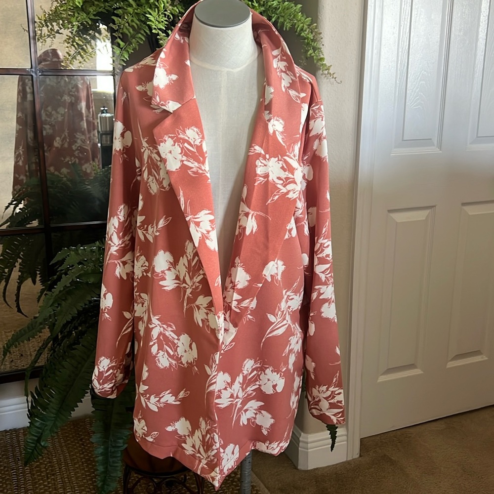 *NEW* Pink Floral Lightweight Blazer